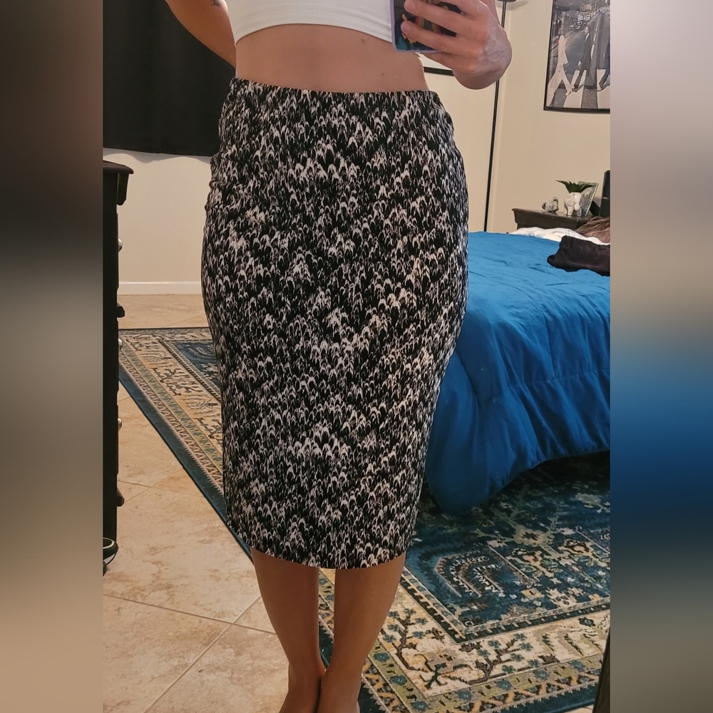 Vince Camuto Black and White Pencil Skirt